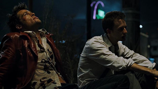 Brad Pitt (links) und Edward Norton (rechts), die Protagonisten in "Fight Club".