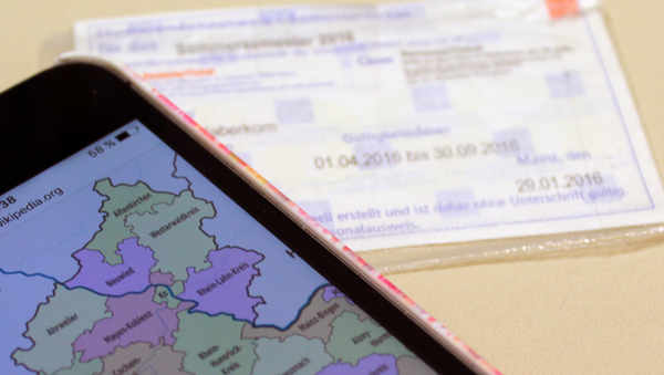 Handy mit einem Semesterticket
