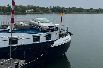 Das Foto zeigt die MS Wissenschaft im Mainzer Hafen.