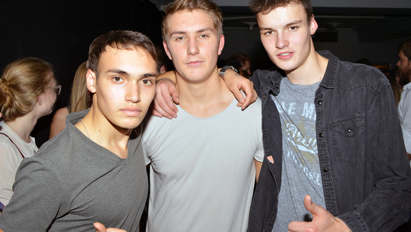 Drei junge Männer