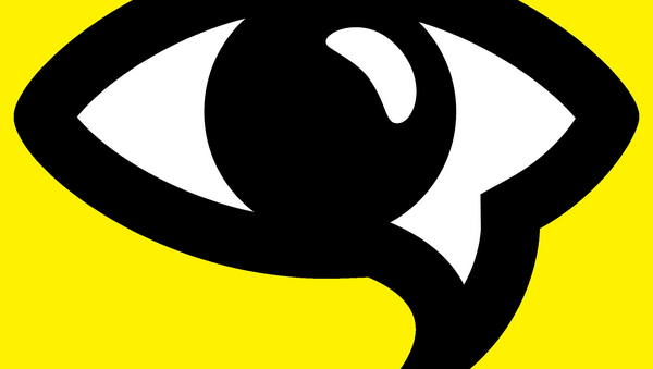 Ein schwarzes Auge auf gelben Hintergrund