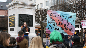 Ulrich Mai vom "Autonomen Schwulenreferat" des AStA der Universität Mainz.