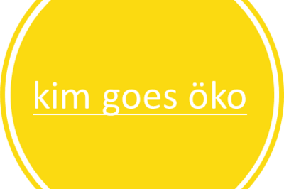 Gelber Kreis mit weißem Rand. Innen steht in weißer Schrift "kim goes öko"