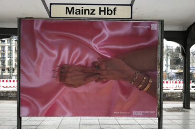 Poster am Hauptbahnhof