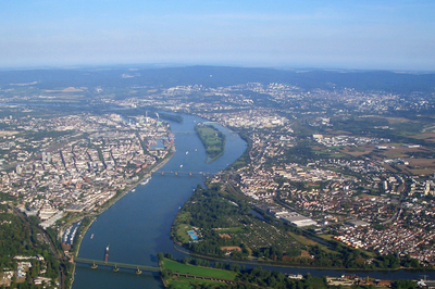 Luftbild von Mainz (links) und Mainz-Kostheim mit Mainz-Kastel (rechts)